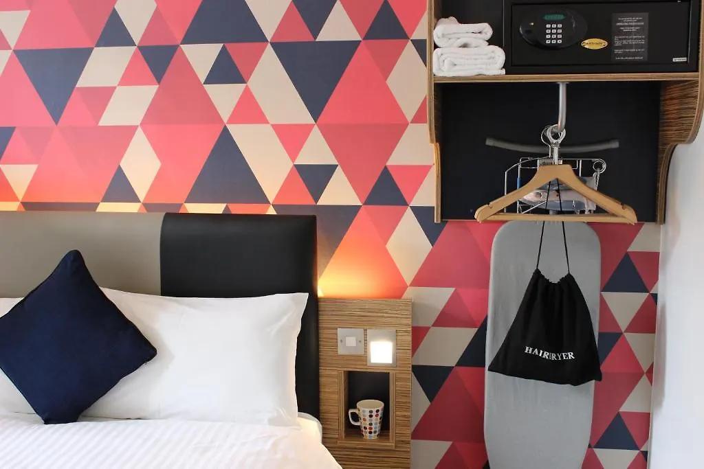 *** Hotel Cityroomz Edinburgh United Kingdom