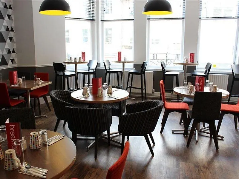 Cityroomz Edinburgh 3*,